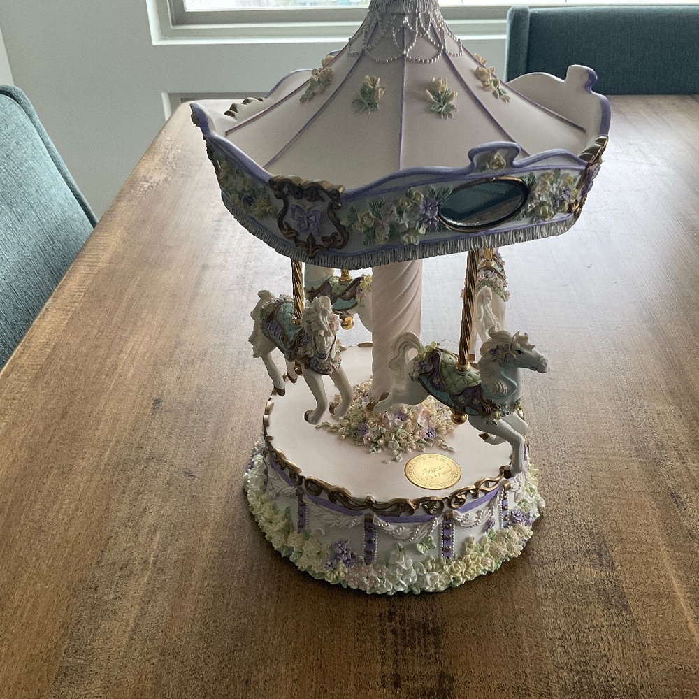 Carousel music box